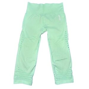 Gymshark Seafoam Green Capri Leggings Size Large In Fair Condition